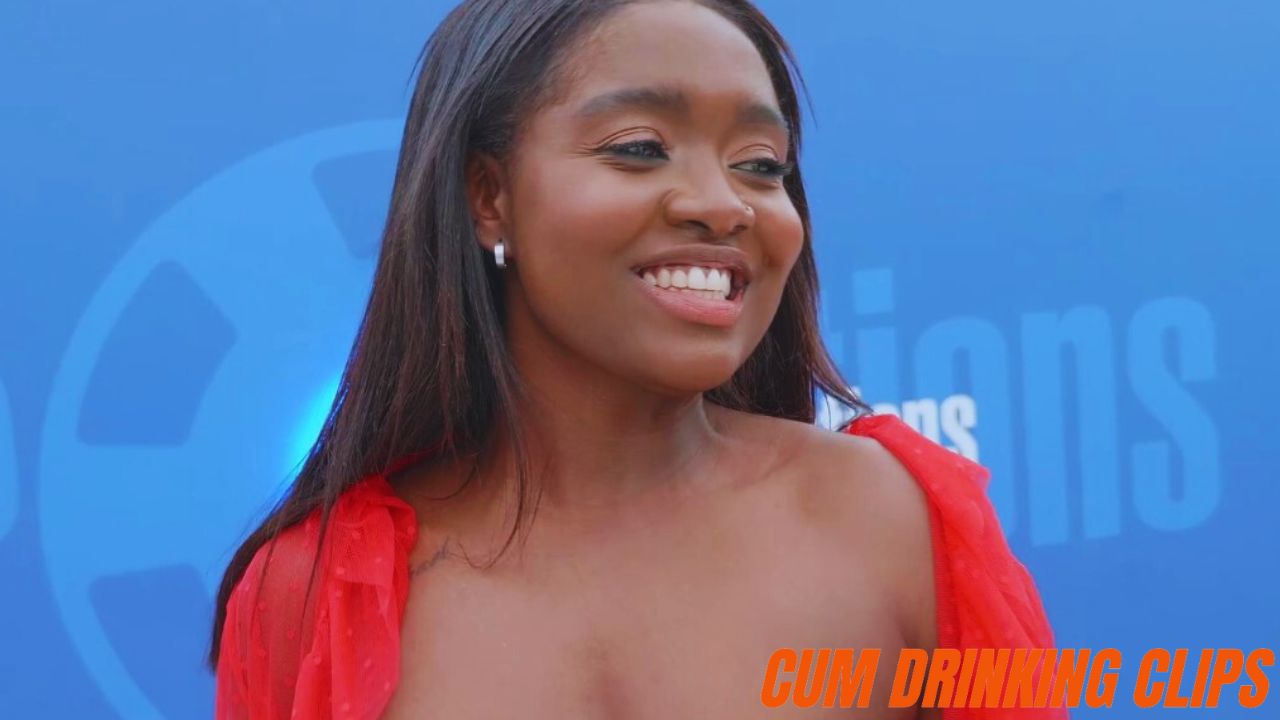 Black girl Blair Saenz in bukakke, black girl in bukkake, thick sperm in mouth and swallowing, gokun, black colombian woman in bukkakke