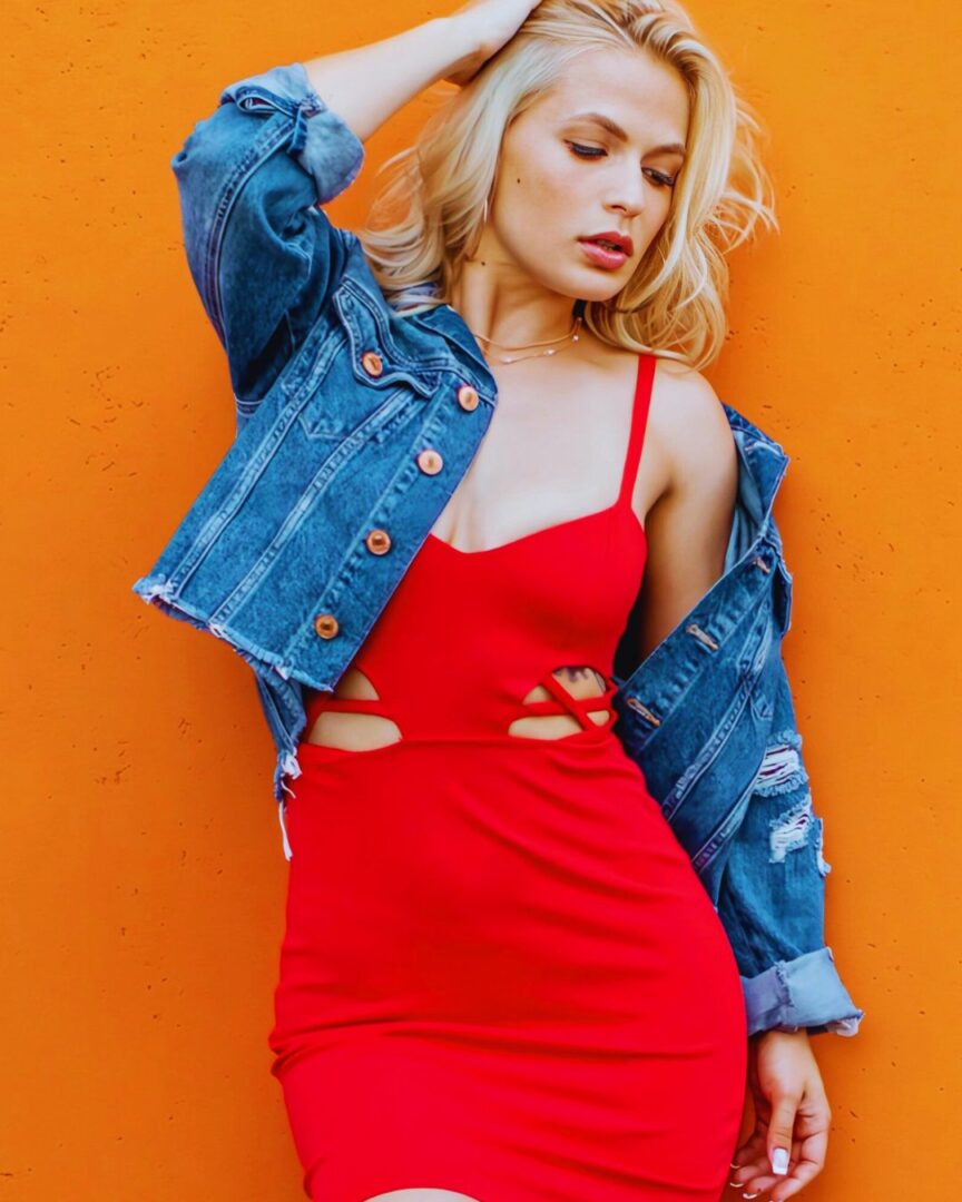 Sloan Harper porn actress, onlyfans instagram swallowing cum sensual blonde woman