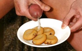 Cumming on the food
